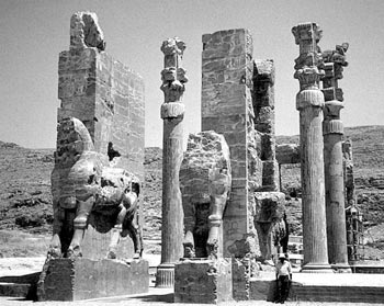 Darius I’s palace in Persepolis was magnificently decorated in 518–516 BC with low relief friezes cut in stone. 